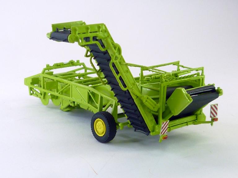 Preview: Kartoffelrodelader Fortschritt E682 grün neu Arbeitsstellung 1/32